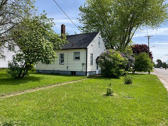 3rd image of 1112 Superior St