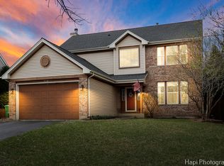 326 Ashford Ln, Grayslake, IL 60030
