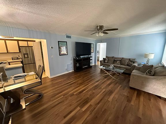 4th image of 301 PINE RIDGE Circle #B-1