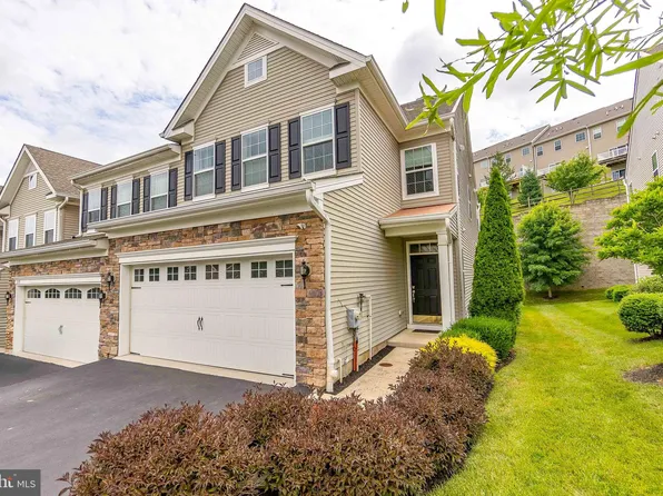 211 Clermont Dr, Newtown Square, PA 19073