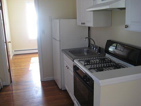 2nd image of 52 Tilton St APT D1