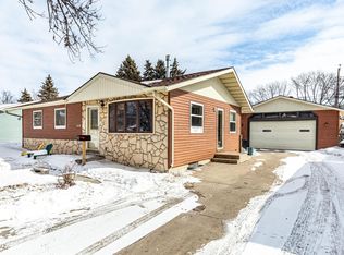 2809 10th St N, Fargo, ND 58102