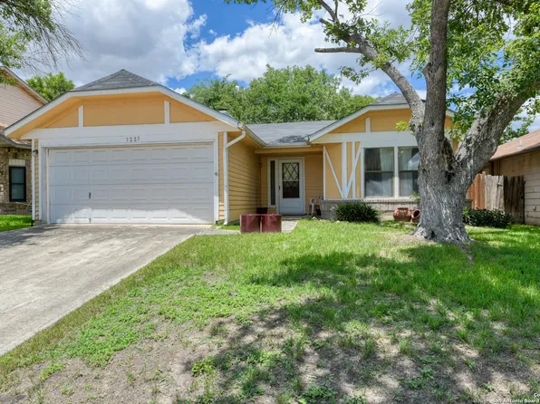7227 Sunlit Trl, San Antonio, TX 78244