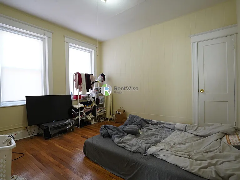 217- 221 Kelton St — Photo 13