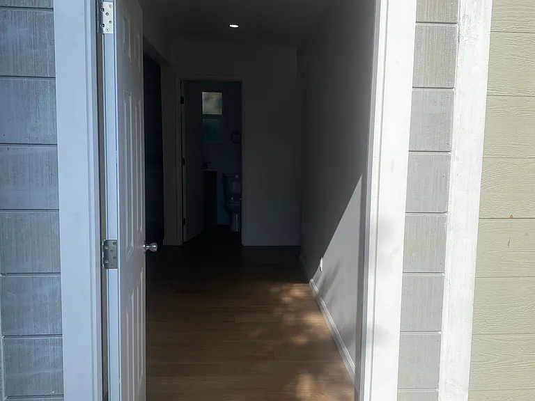 11921 Hayford St — Photo 3