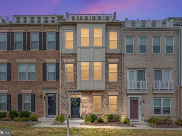 2041 Alder Ln, Dumfries, VA 22026