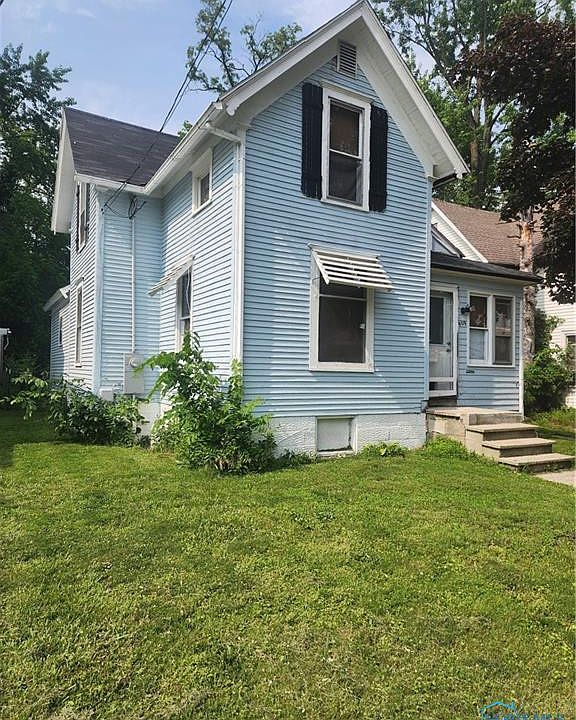 1st image of 409 W Water St