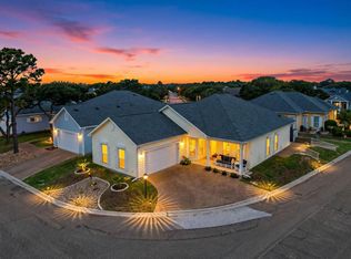 44 Primrose Dr, Rockport, TX 78382