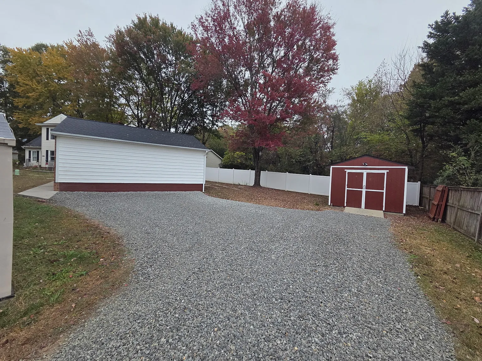 3 bed, 1.5 bath, 972 sqft, $1,950 — Photo 2