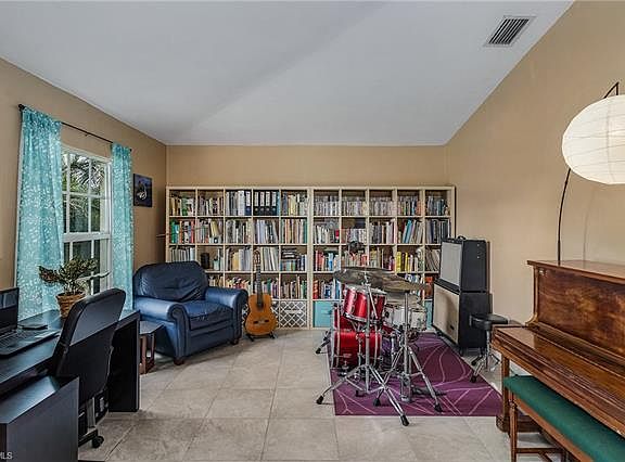 4th image of 2530 58th Ave NE