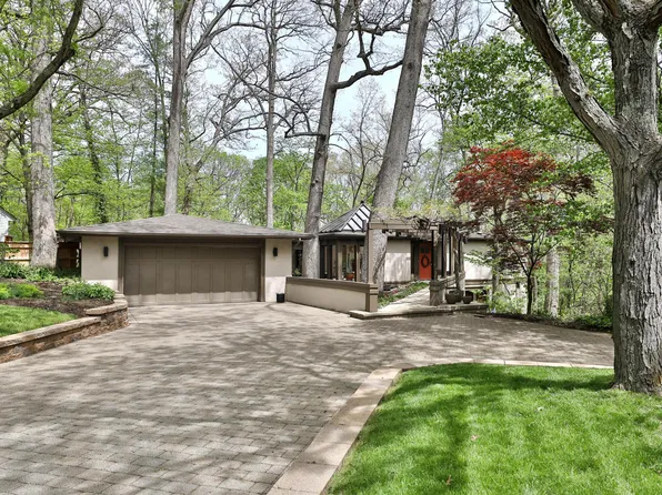 815 Lookout Point Dr, Columbus, OH 43235