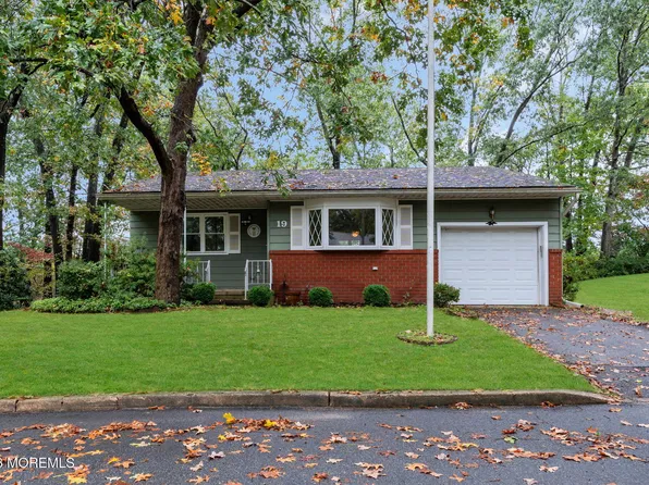 19 Pennsylvania Drive, Whiting, NJ 08759