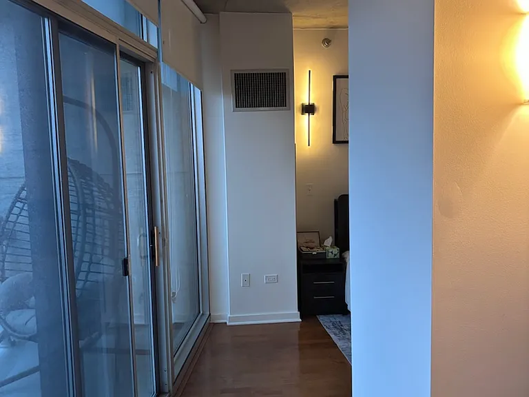 611 S Wells St #1701 — Photo 11