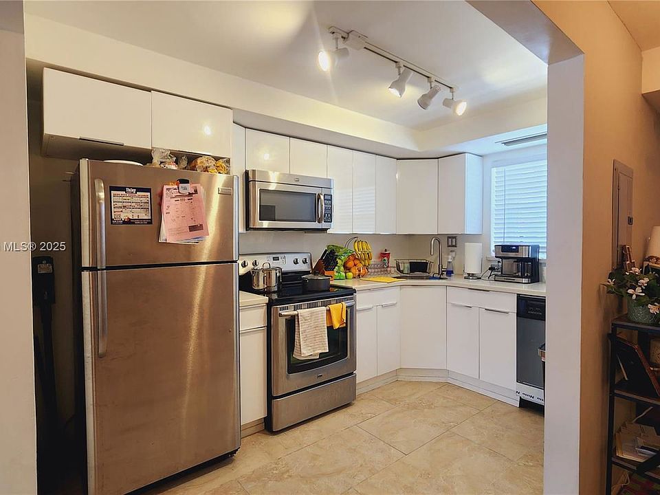 1st image of 9369 Fontainebleau Blvd