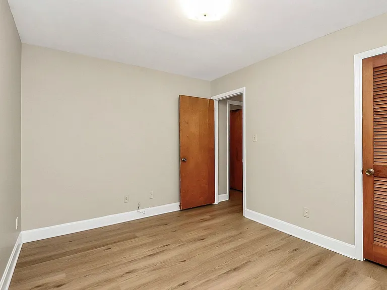 3728 Dresden Dr E — Photo 11