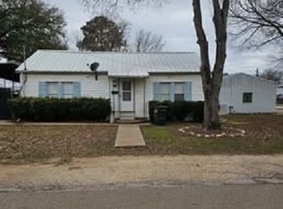 741 Hale St, Lexington, TX 78947
