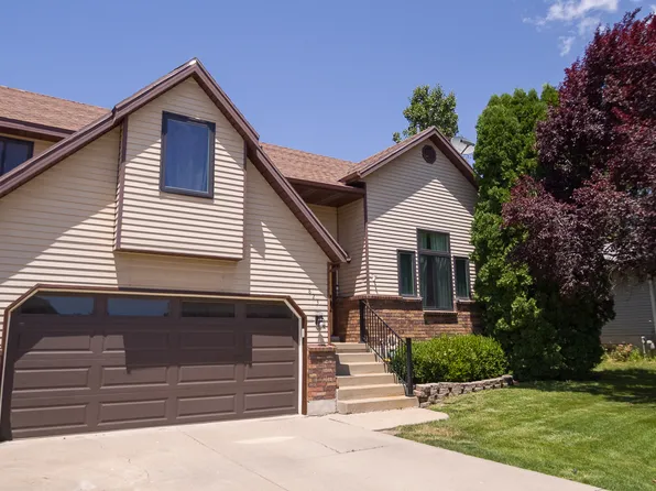 823 E Creekside Dr, Layton, UT 84041