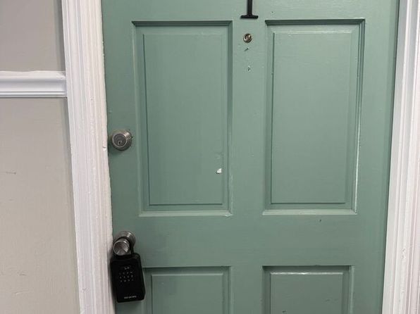 208 Lakeshore Dr APT 1