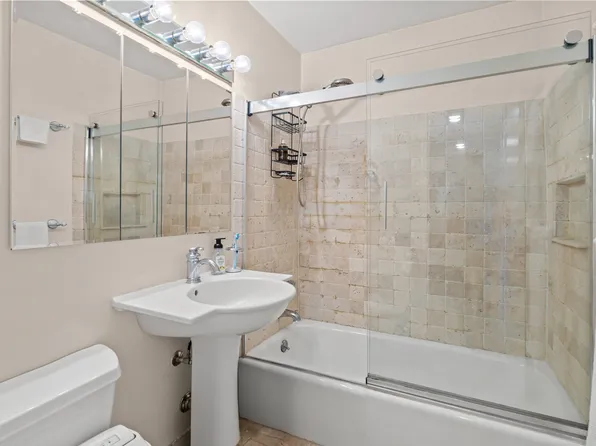 118-18 Union Tnpk image 8 of 15