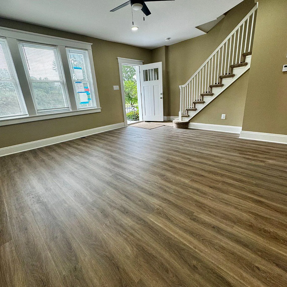 4 bed, 2.0 bath, 1586 sqft, $2,200 — Photo 3