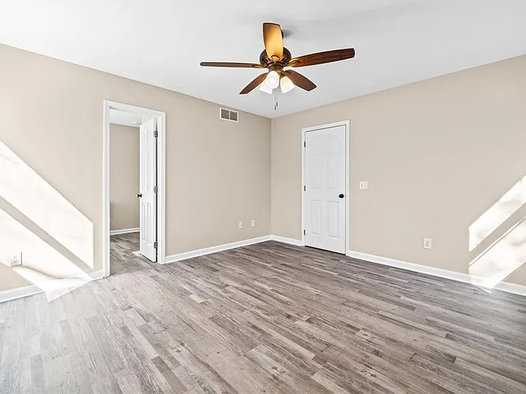 228 Hawkins Farm Cir — Photo 20
