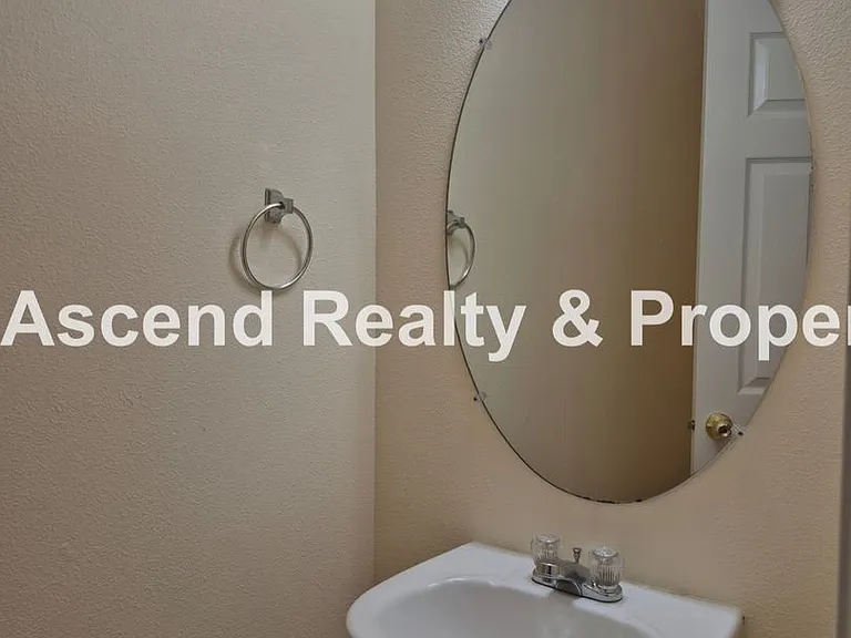 17634 SW September Ln — Photo 6