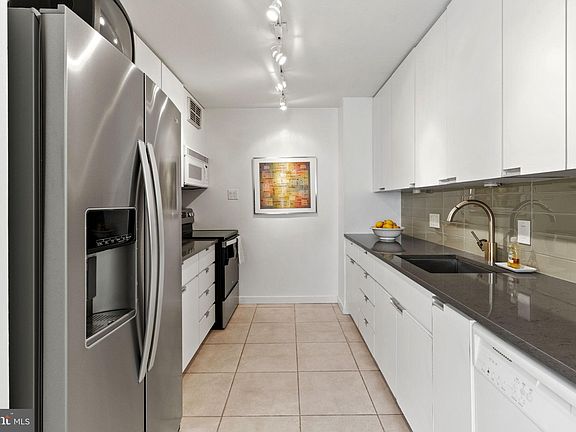 3rd image of 1901 John F Kennedy Blvd APT 720