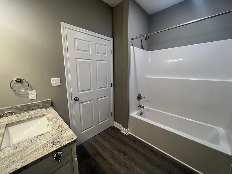814 Brush Creek St — Photo 12