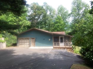 111 Grouse Rd, Franklin, NC 28734