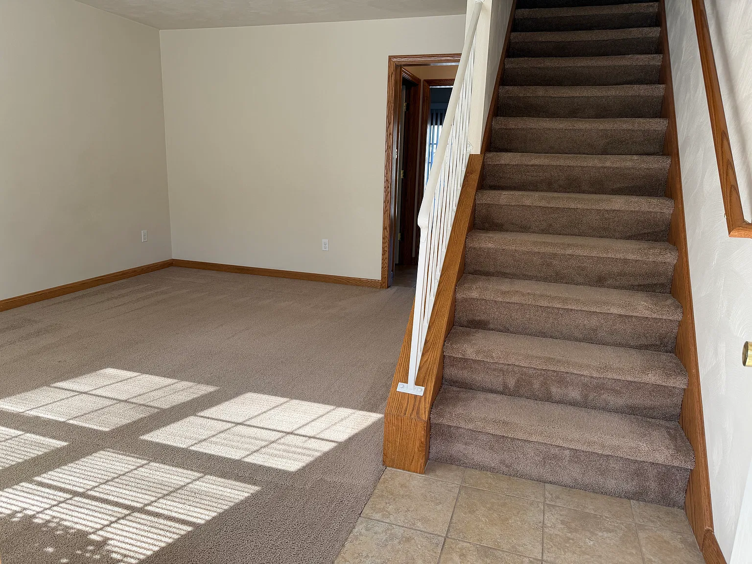 2 bed, 1.5 bath, 1266 sqft, $1,550 — Photo 3