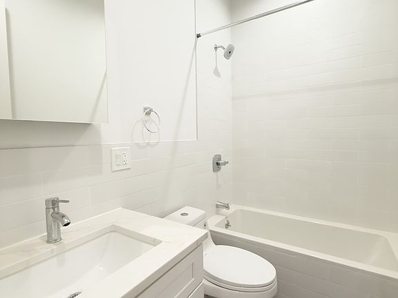 4th image of 1047 Bedford Ave #A1