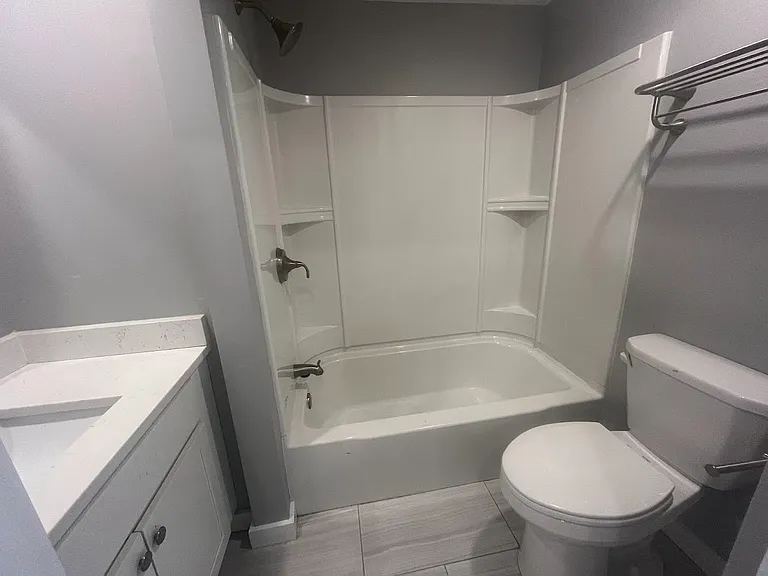 157 Oak St #1R — Photo 10