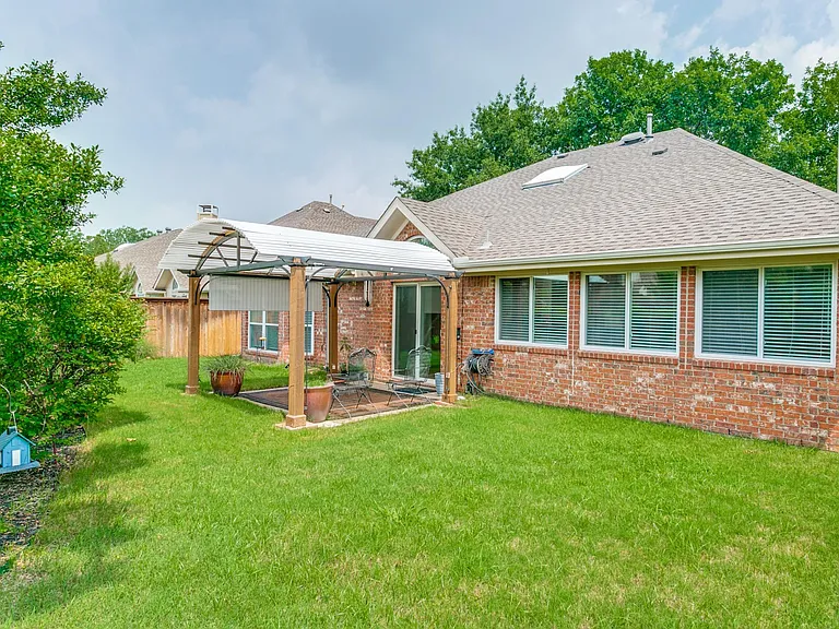 104 Dorsett Dr — Photo 25