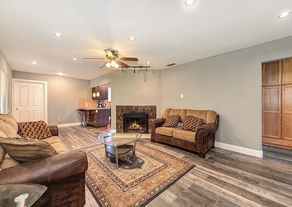 1st image of 6229 Channing Dr