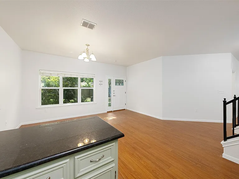 4505 Red River St #B — Photo 8