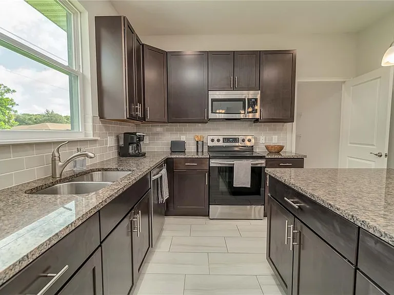 265 Annapolis Ln — Photo 13