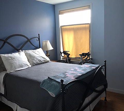 Second bedroom.