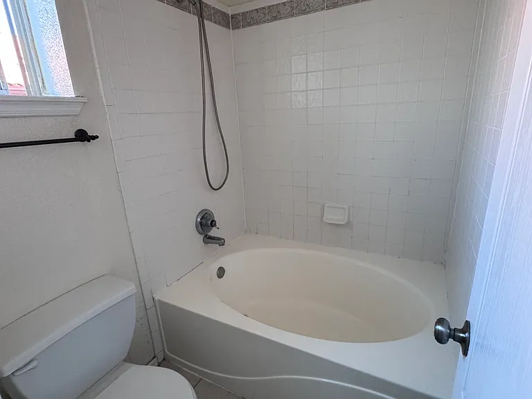 12176 Dos Rios Dr — Photo 15