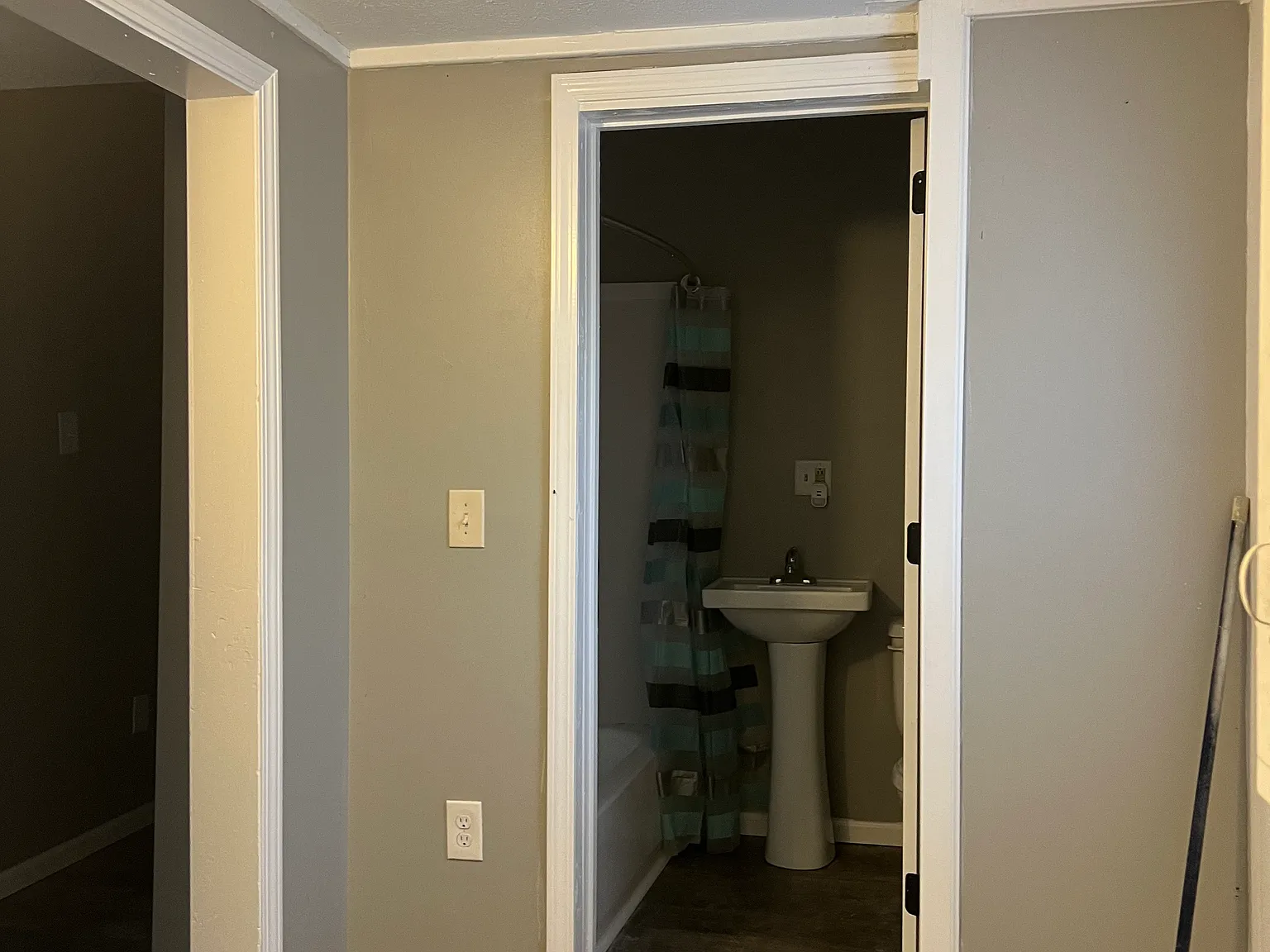 1 bed, 1.5 bath, 1253 sqft, $1,350 — Photo 4
