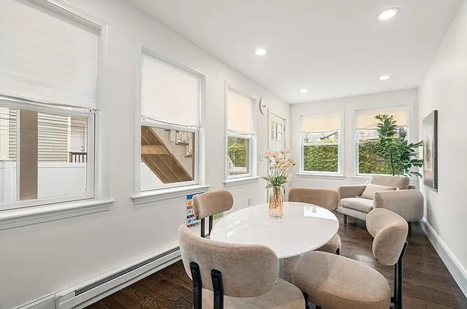 4 bed, $4,500 — Photo 1