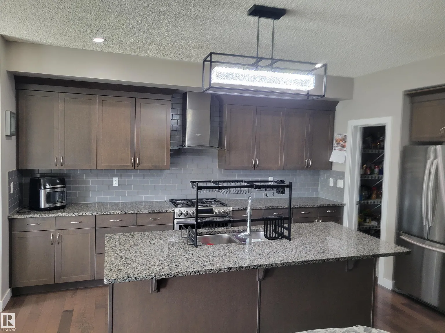 4 bed, 3.5 bath, 2206 sqft, $2,400 — Photo 4