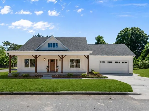 325 Joyce Ln, Kernersville, NC 27284