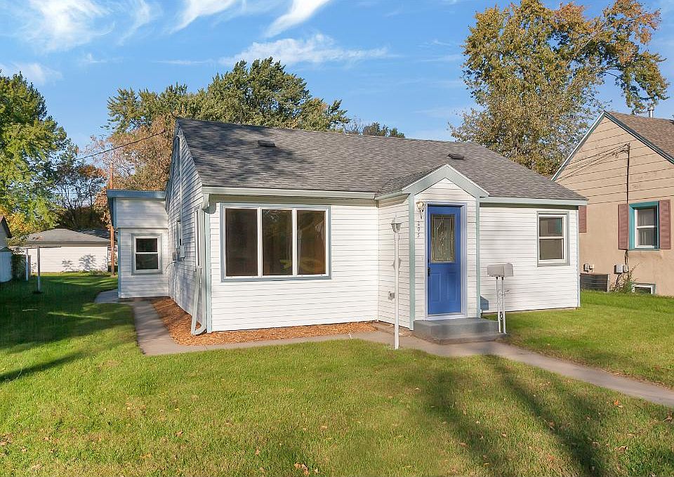 1st image of 205 33rd Ave N