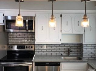 10 Kirkwood Rd, Port Washington, NY 11050