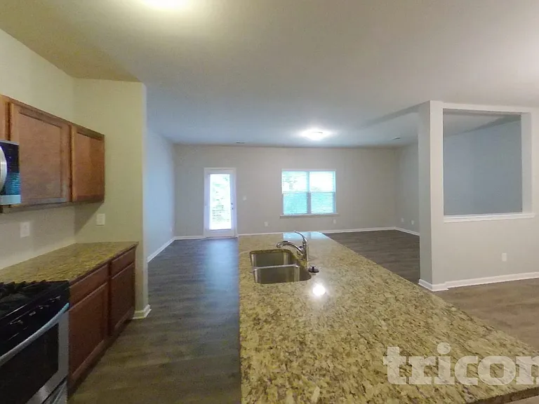 3272 Lowland Dr — Photo 6
