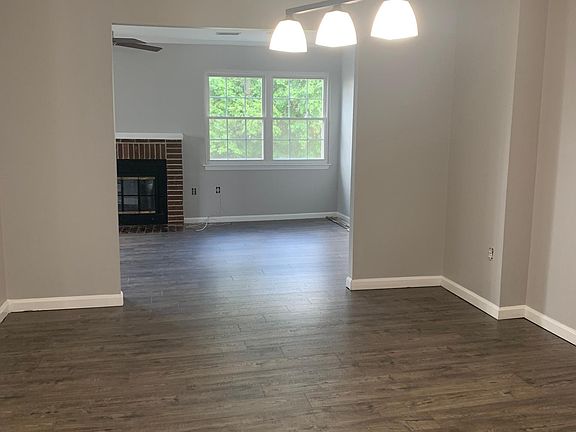 DINING ROOM/LIVING ROOM