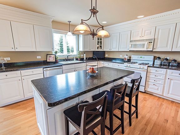 4th image of 22547 Port Weller Ct
