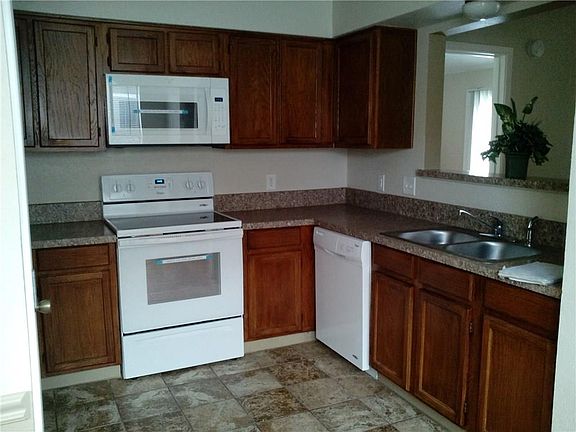 4th image of 10708 Lone Pine Ln