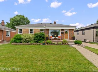 9961 E Clements Cir, Livonia, MI 48150