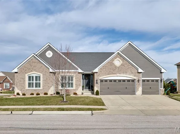 2479 August Grv, Ballwin, MO 63011